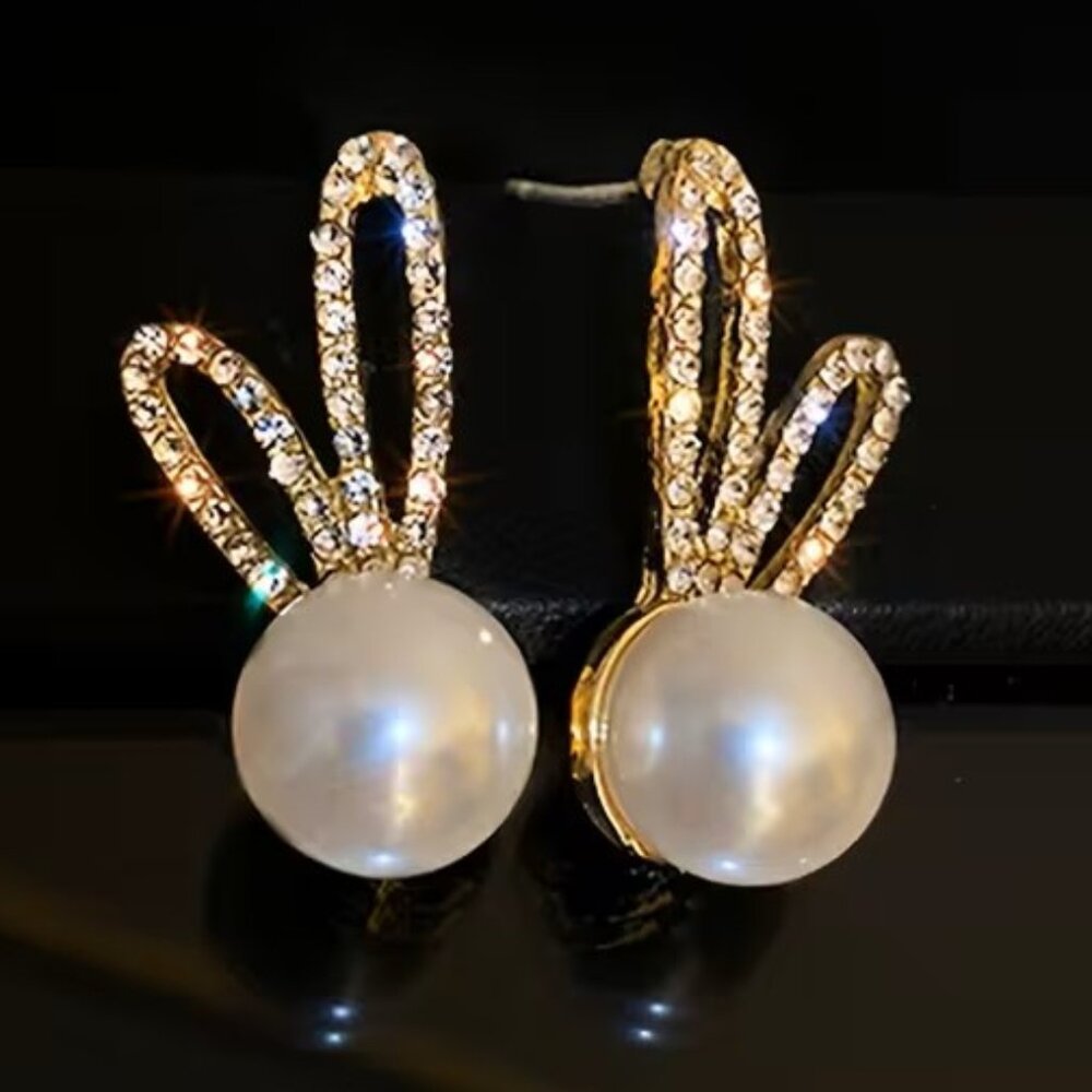 Rhinestone and Faux Pearl Easter Bunny Rabbit Earrings Z163